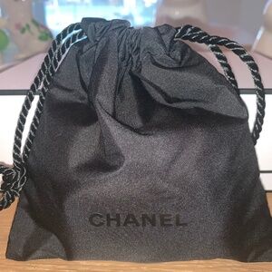 ♦️Chanel cosmetic makeup jewelry pouch drawstring bag